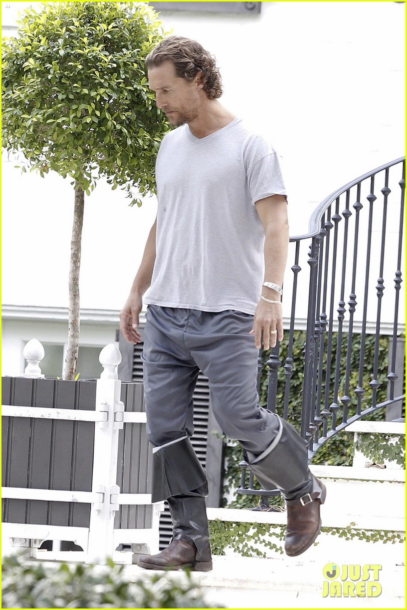 Matthew McConaughey & Camila Alves Soak Up the Warm Miami Weather