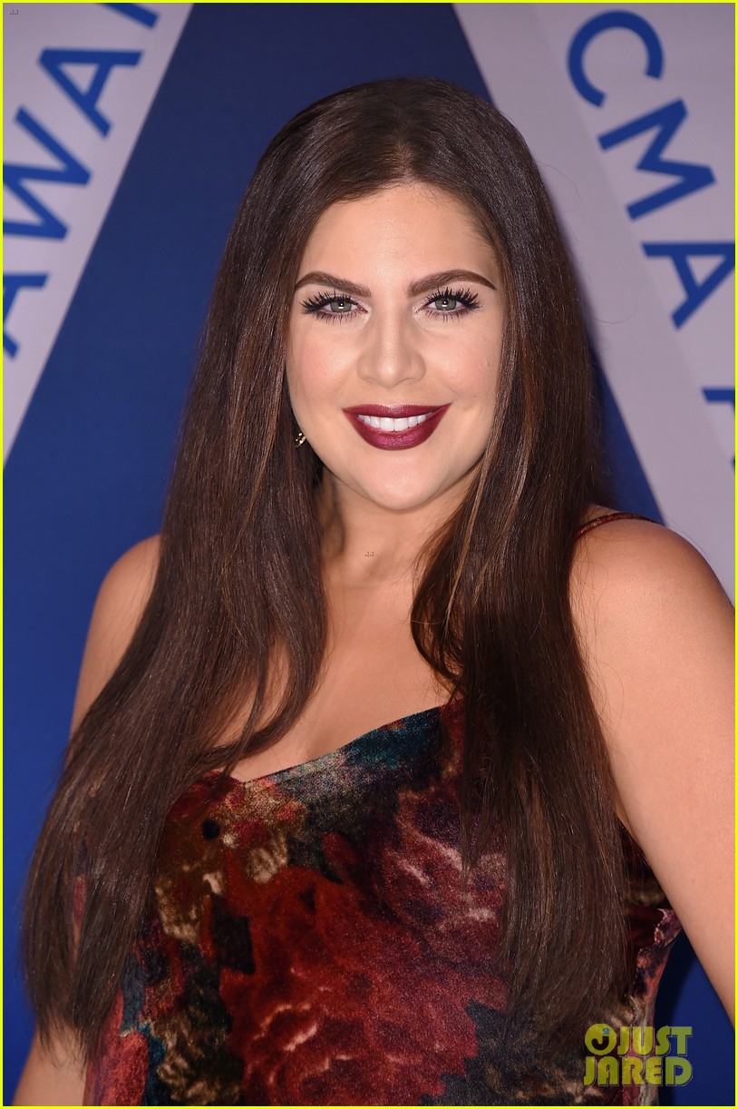 Lady Antebellum's Hillary Scott Shows Off Her Baby Bump on the Red Carpet at CMA Awards 2017!