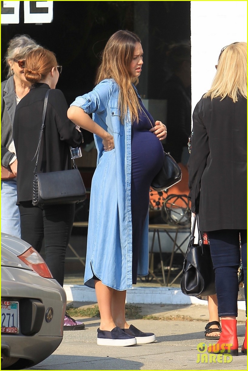 Jessica Alba Shows Off Her Major Baby Bump at Lunch!