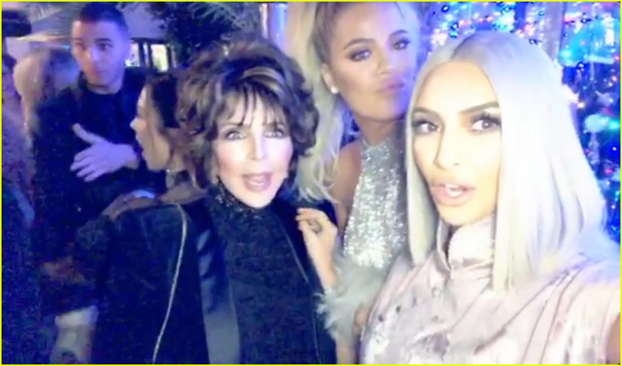 Pregnant Khloe Kardashian Wishes She Could Drink This Christmas!