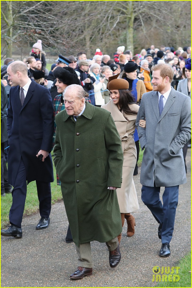 Meghan Markle's Christmas Outfit - Here's How to Buy the Look!
