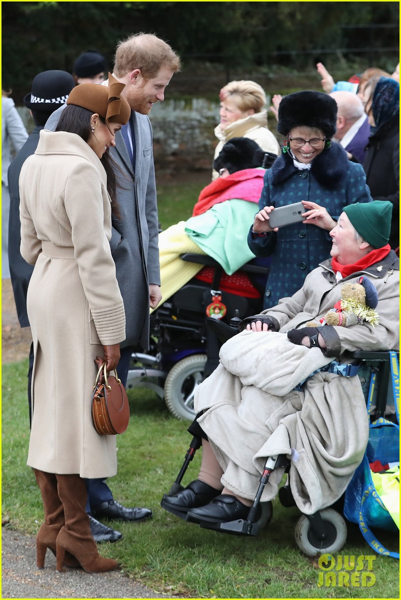 Meghan Markle's Christmas Outfit - Here's How to Buy the Look!