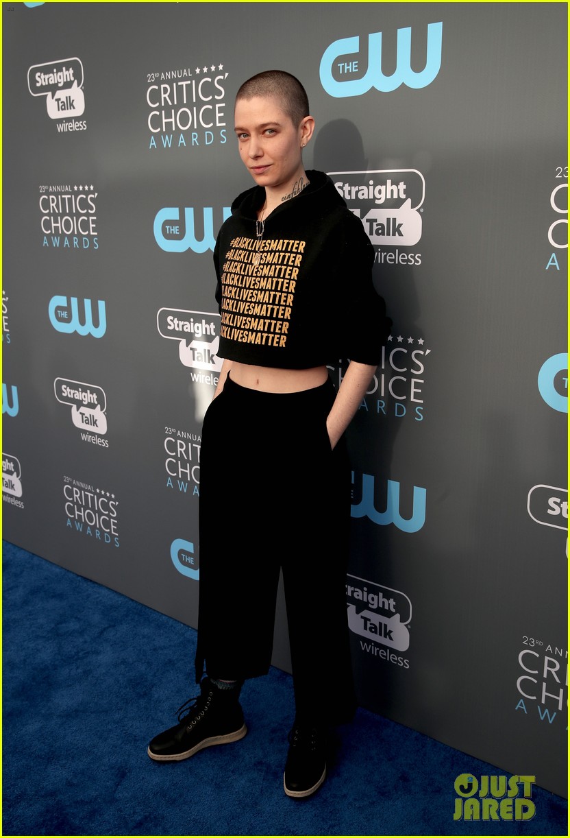 Justin Hartley & Milo Ventimiglia Look So Handsome at Critics' Choice Awards 2018!