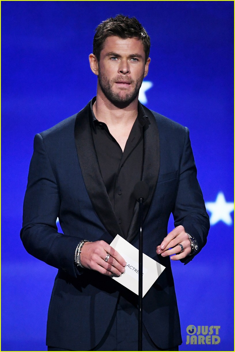 Chris & Luke Hemsworth Suit Up for Critics' Choice Awards 2018
