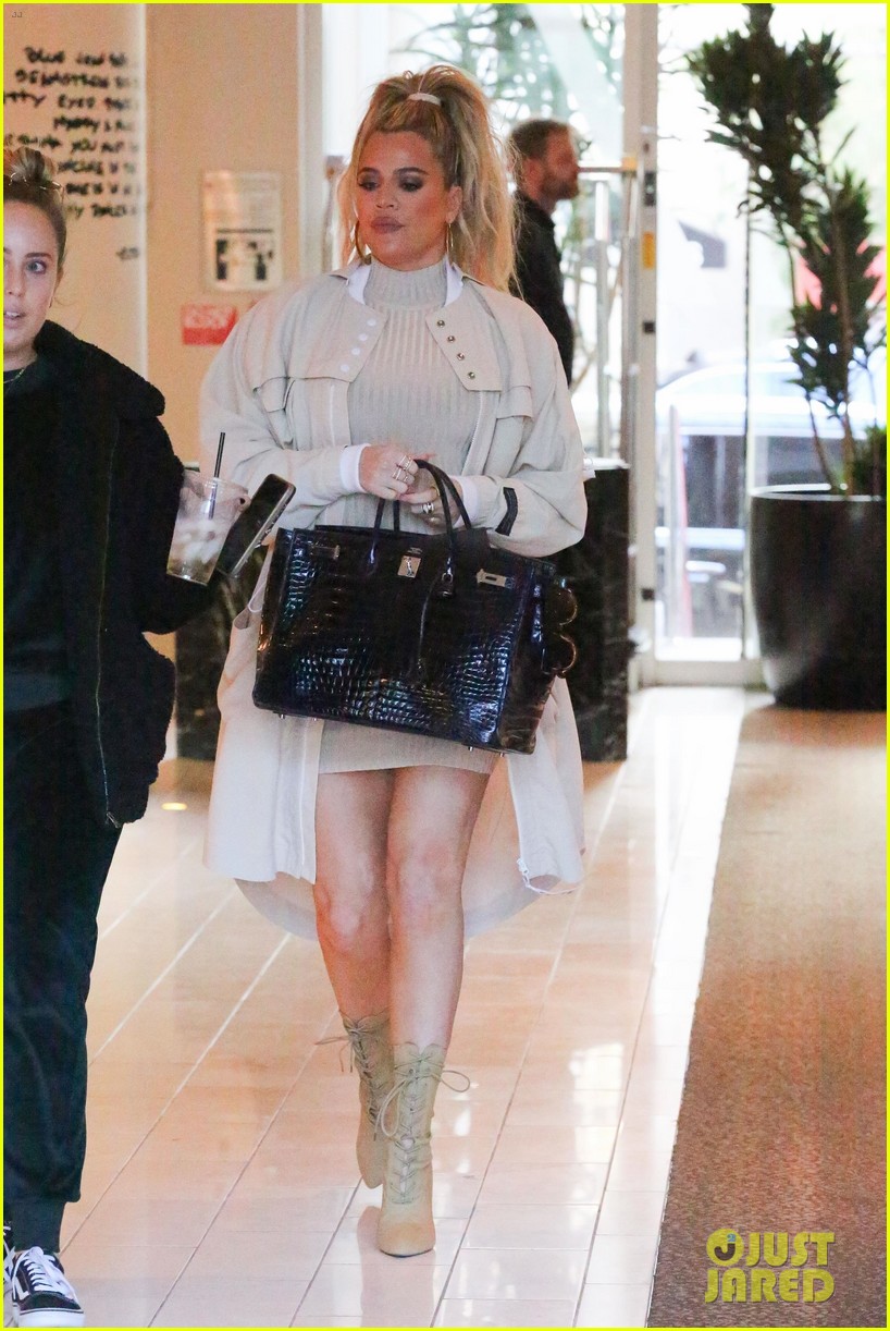 Pregnant Khloe Kardashian Heads to a Meeting After 'Ellen' Appearance!