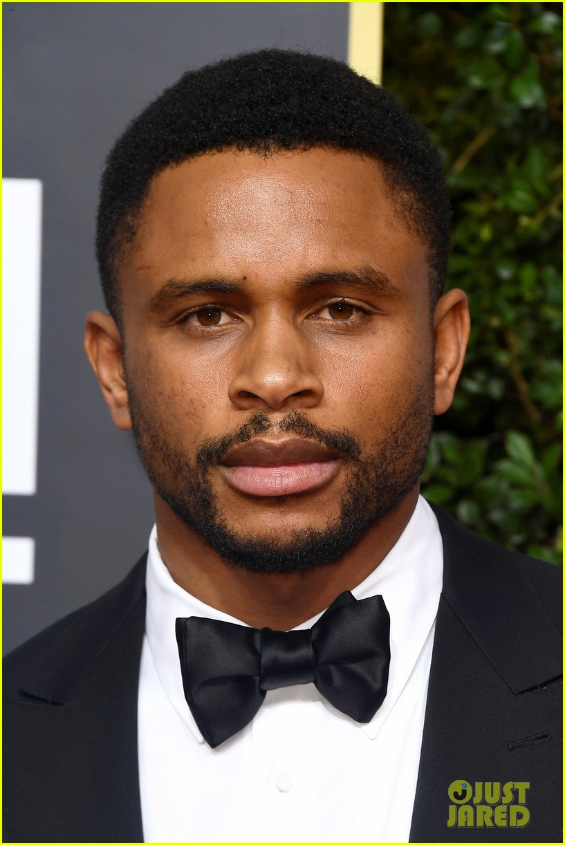 Kerry Washington & Husband Nnamdi Asomugha Walk Golden Globes 2018 Red Carpet Separately