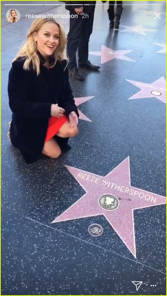 Reese Witherspoon Cleans Her Own Hollywood Walk of Fame Star!