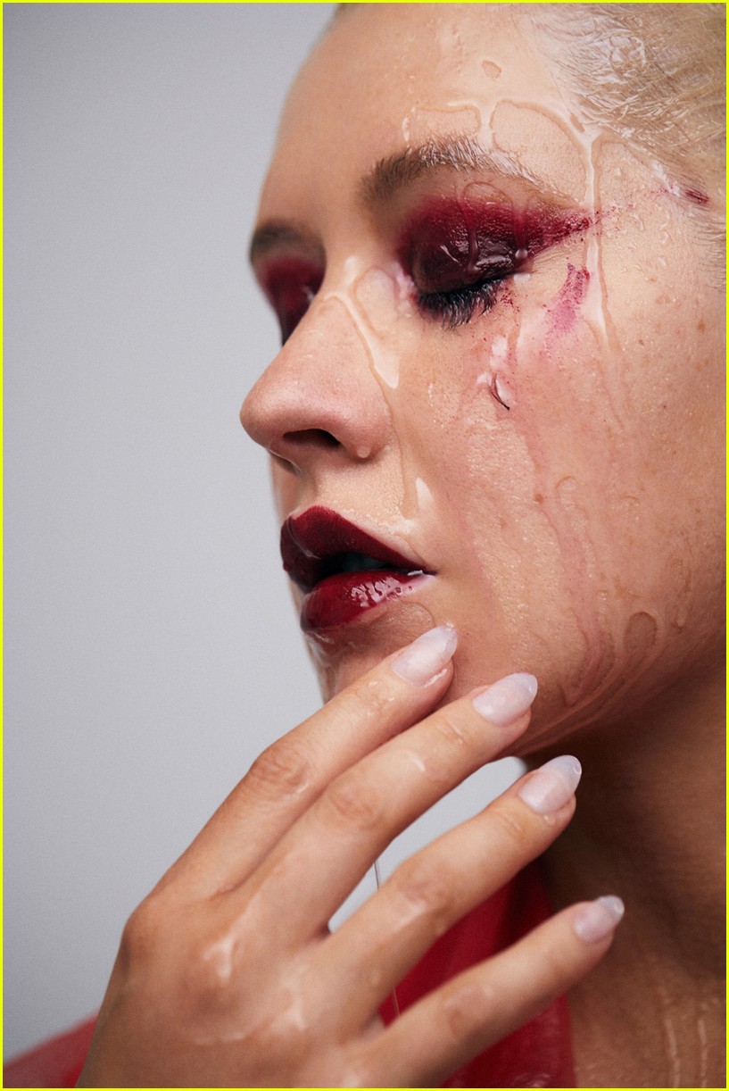 Christina Aguilera Shows Off Her Freckles for 'Paper' Transformation Cover!