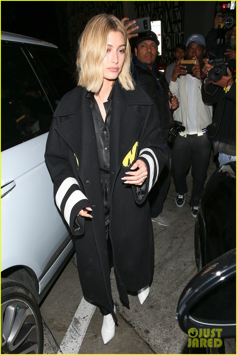 Hailey Baldwin Steps Out for Dinner After Calling Shawn Mendes 'Amazing'