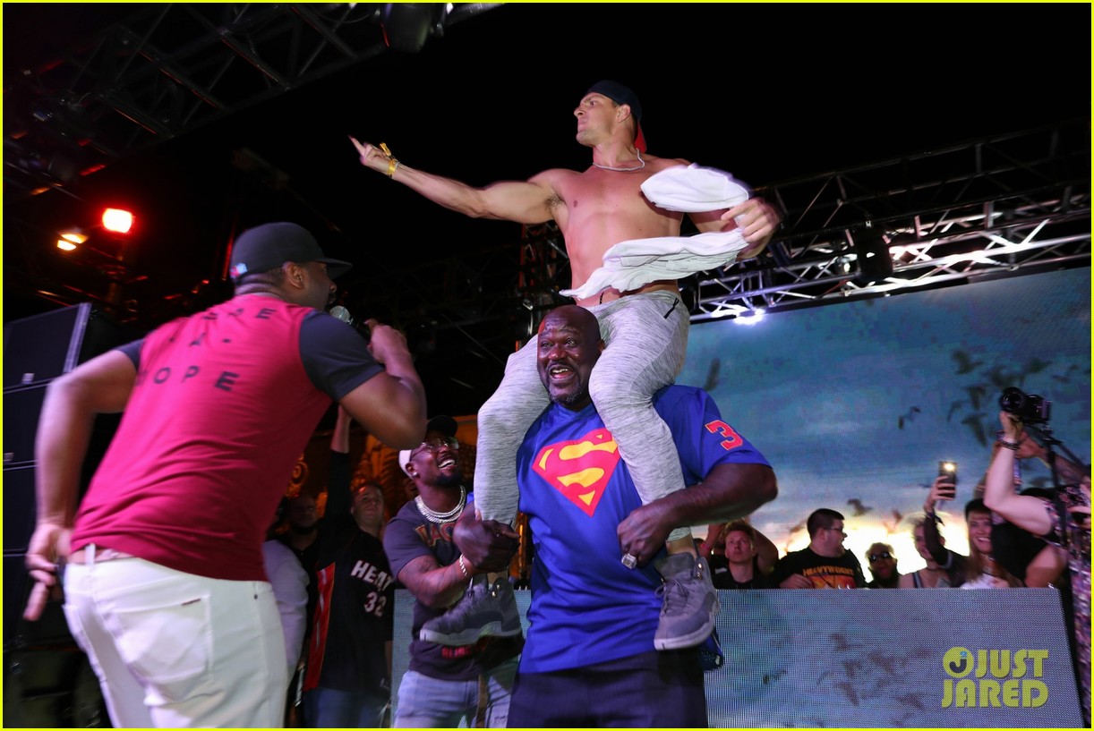 Rob Gronkowski Goes Shirtless for Dance Battle with Shaq!