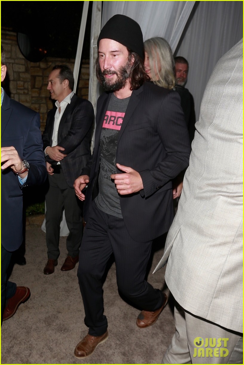 Robert Pattinson & Keanu Reeves Go Casual for Pre-Oscars Celebrations