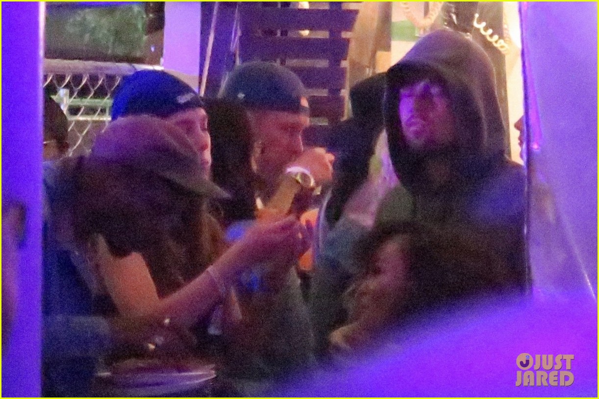 Leonardo DiCaprio & Rumored Girlfriend Camila Morrone Get Cozy at Coachella