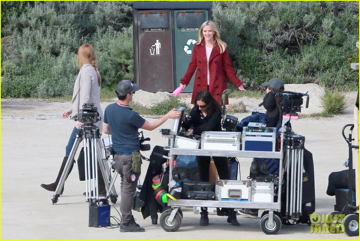 Nicole Kidman & Reese Witherspoon Get Into Character on 'Big Little Lies' Set!