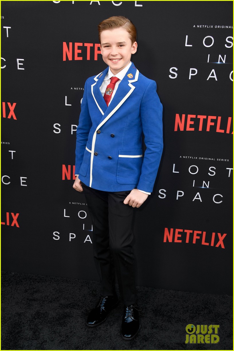 The Cast of 'Lost In Space' Hits the Red Carpet at LA Premiere!