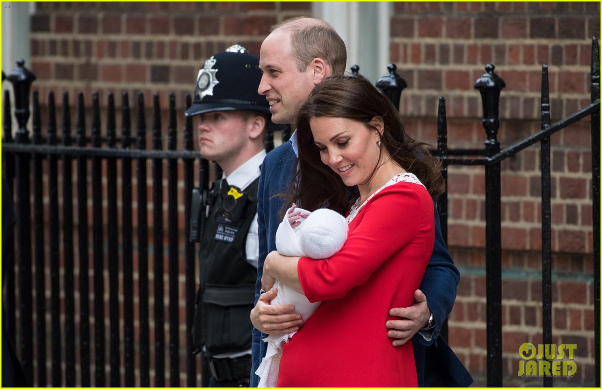 Kate Middleton Paid Tribute to Queen Elizabeth with Her Hospital Outfit