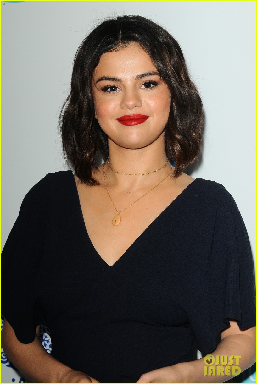 Selena Gomez Looks Pretty on the Red Carpet for WE Day California!