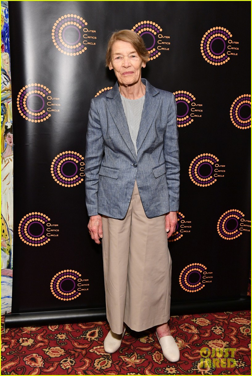 Andrew Garfield, Lauren Ambrose, & More Broadway Stars Accept Their Outer Critics Circle Theatre Awards!