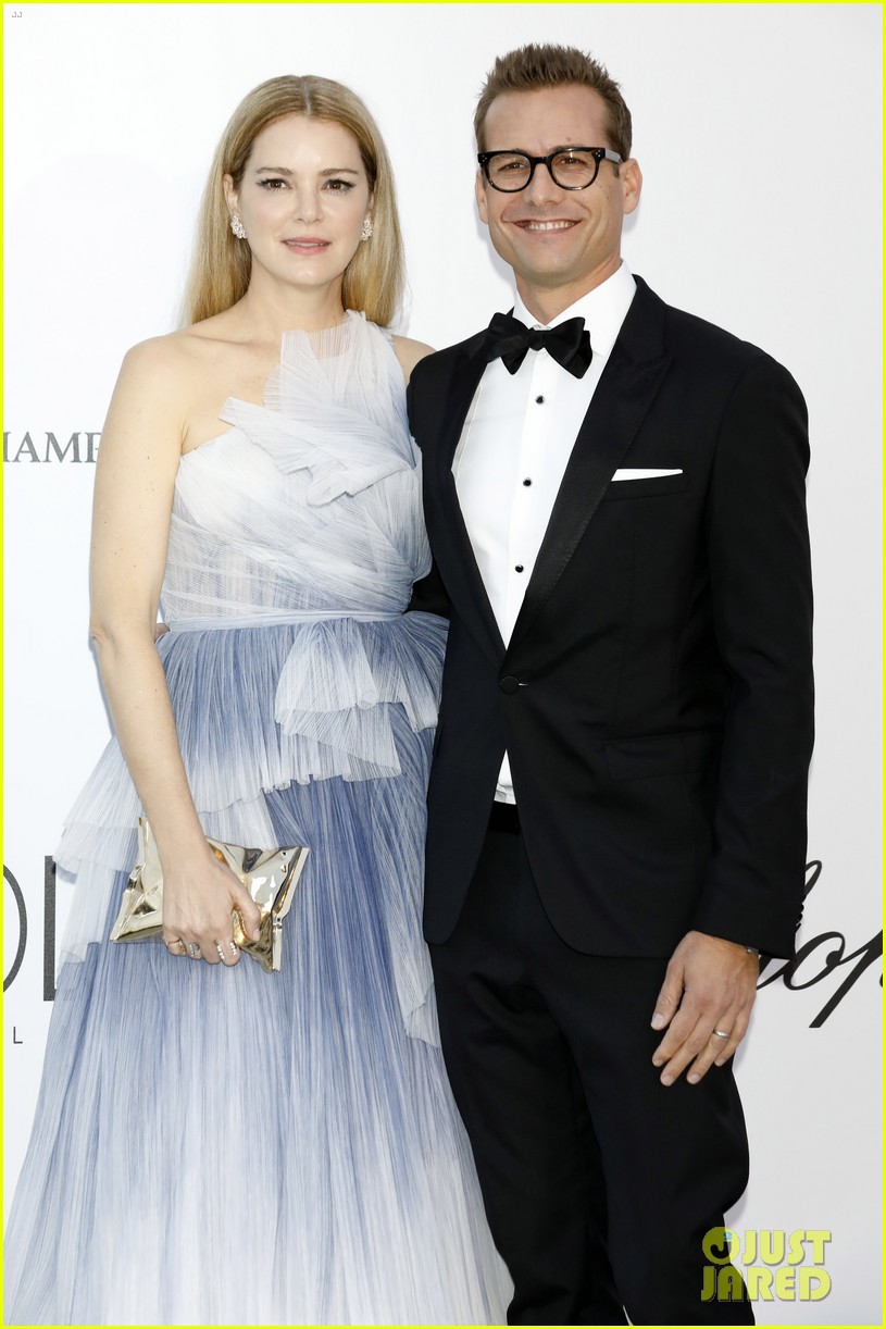 Suits' Gabriel Macht & Wife Jacinda Barrett Attend amfAR Gala Ahead of Royal Wedding!