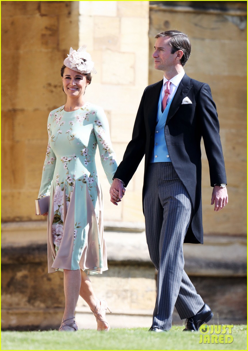 Pippa Middleton Arrives for Royal Wedding with Husband James Matthews & Family!