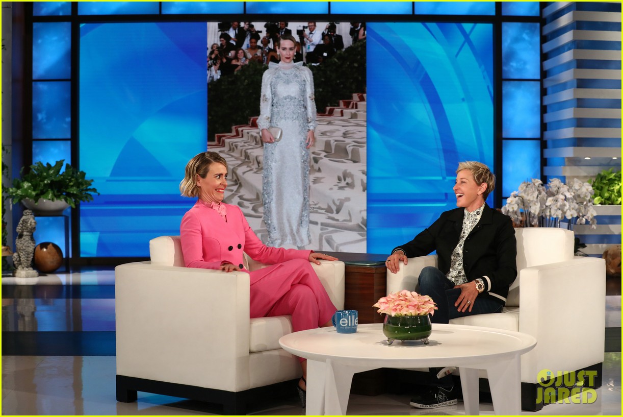 Sarah Paulson Is Pretty Sure She's Friends With Rihanna - Watch!