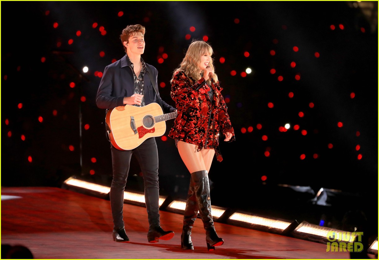Taylor Swift Sings with Special Guest Shawn Mendes at Pasadena Tour Stop! (Video)