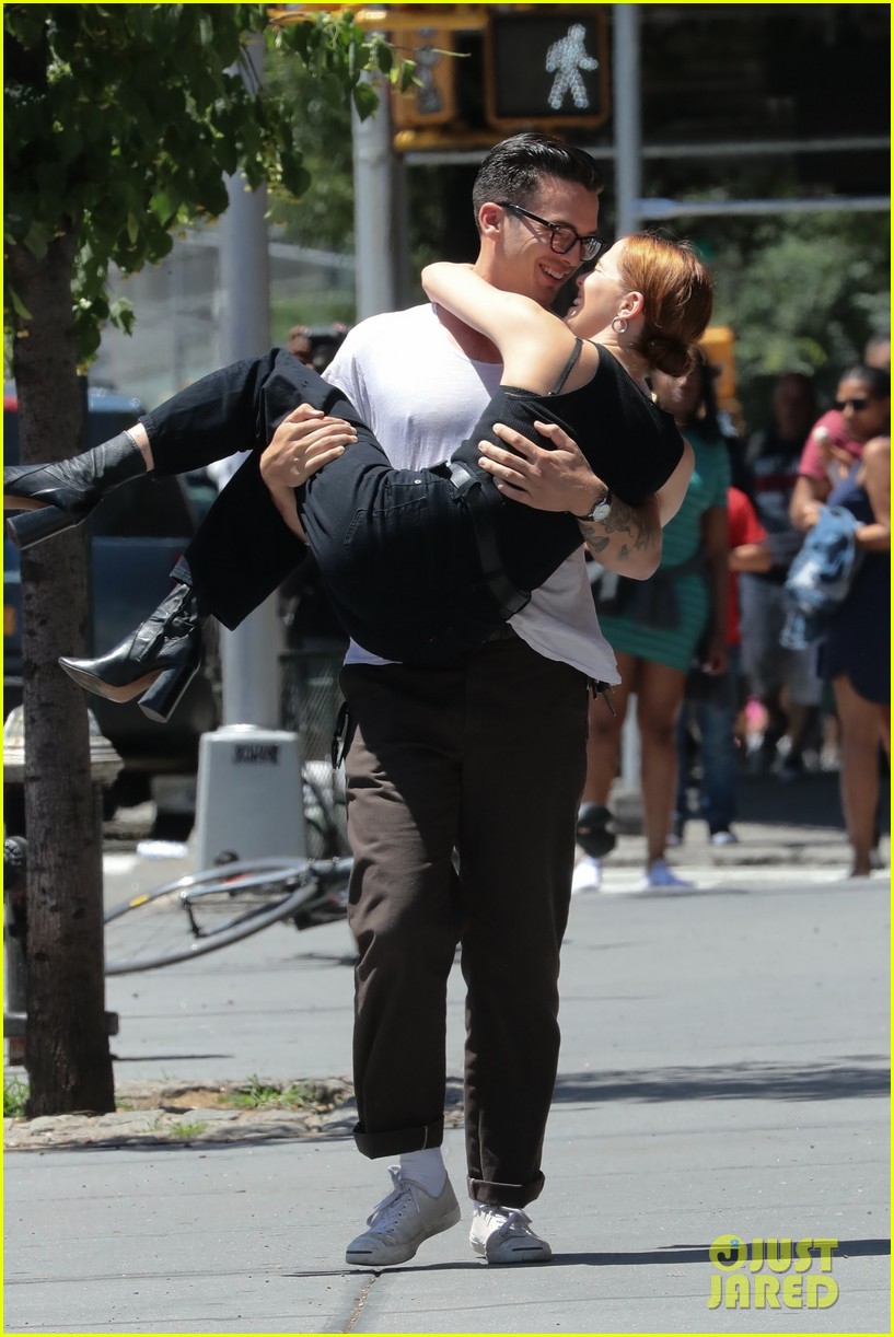 Zoey Deutch's Boyfriend Dylan Hayes Adorably Carries Her Around New York City!