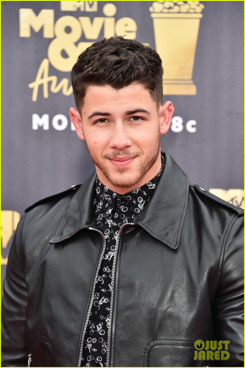 Nick Jonas Goes Solo on MTV Movie & TV Awards Red Carpet