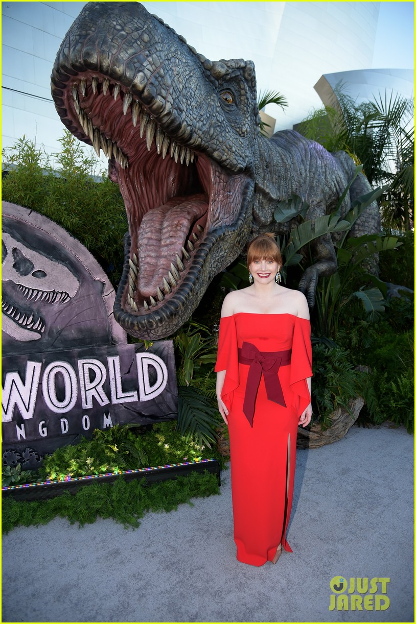 Chris Pratt & Bryce Dallas Howard Attend 'Jurassic World 2' Los Angeles Premiere!