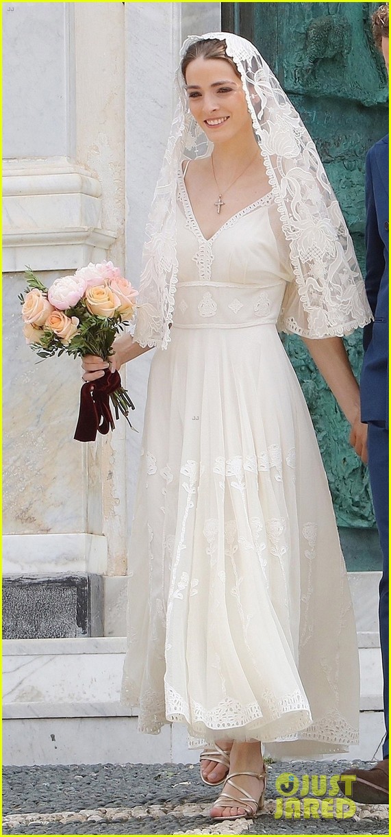 bee shaffer wedding dress long island Anna Wintour's Daughter Bee Shaffer & Francesco Carrozzini Get Married for  a Second Time in Italy! - Just Jared - Celebrity News and Gossip