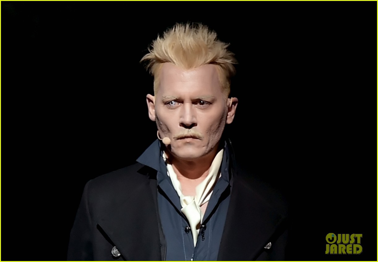 Johnny Depp Stops By Comic-Con in Character as Grindelwald Alongside 'Fantastic Beasts' Cast!