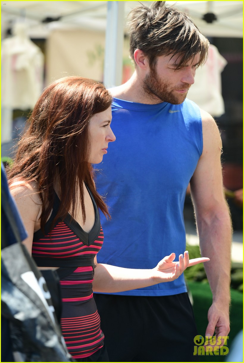 'Spartacus' Actor Liam McIntyre Stops by Farmers Market with Wife Erin Hasan