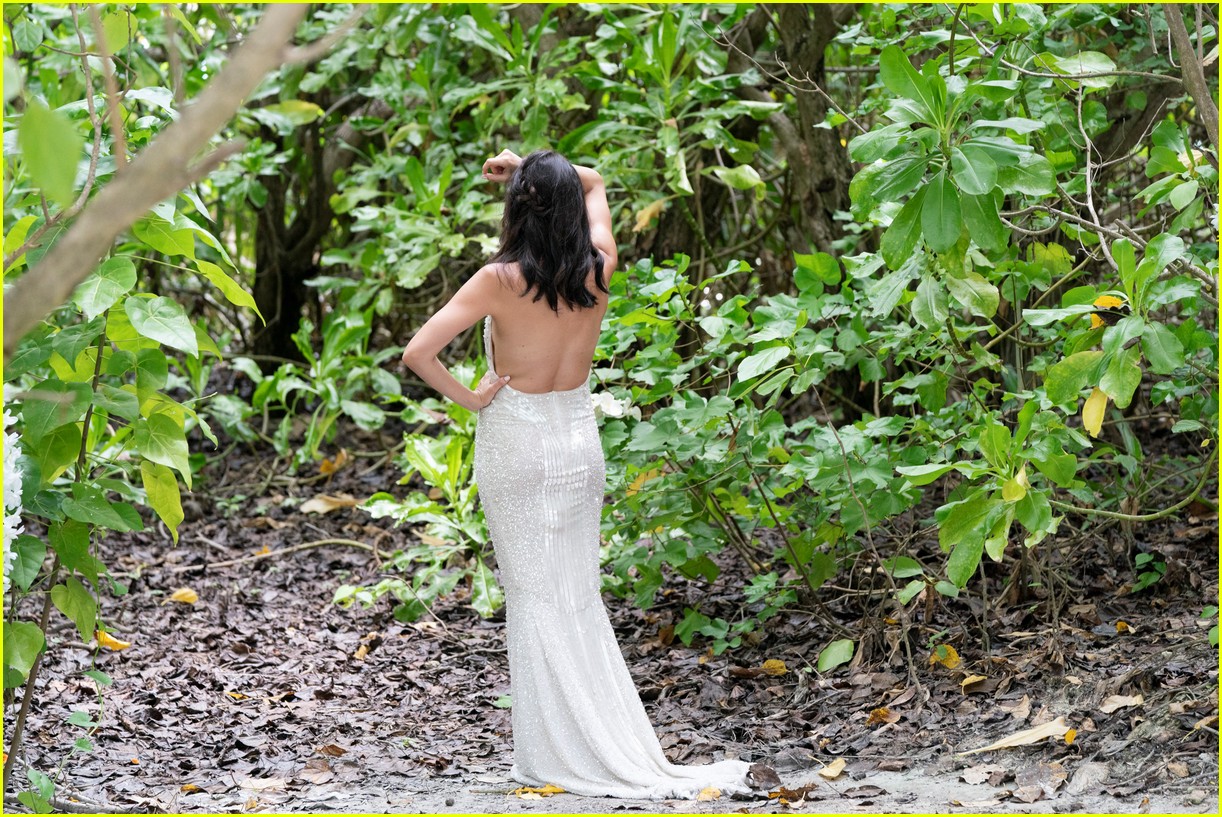 becca bachelorette green dress Who Won 'The Bachelorette' 2018? Kufrin Chooses [Spoiler]! | Just Jared edit: AW26 Hero Dresses