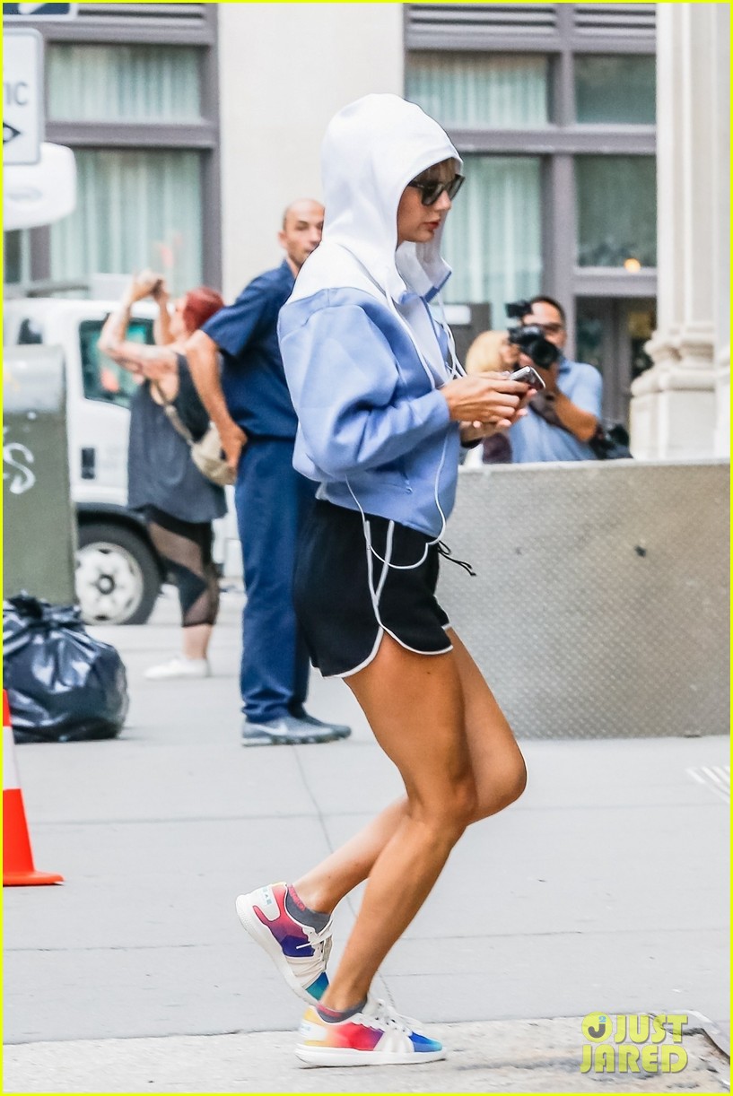 Taylor Swift Rocks Colorful Gym Gear for Morning Workout Sesh