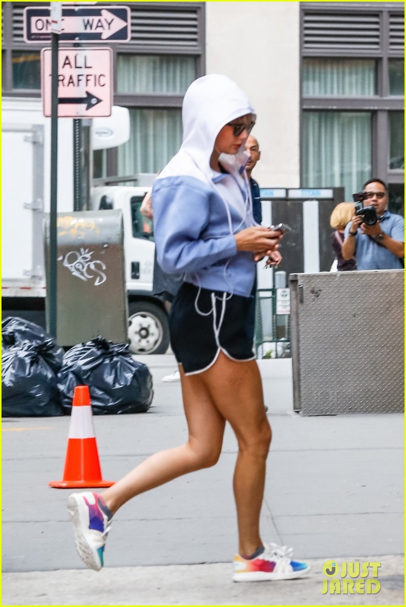Taylor Swift Rocks Colorful Gym Gear for Morning Workout Sesh