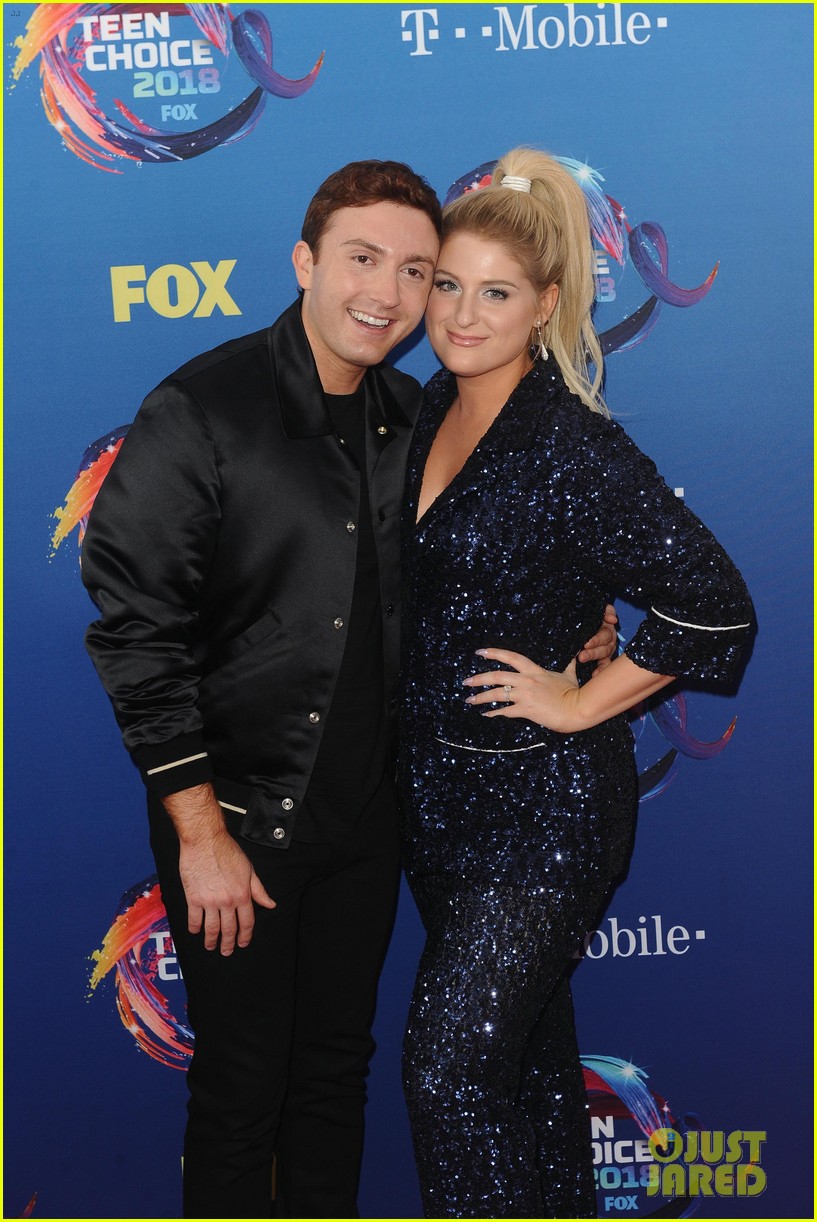 Meghan Trainor's Fiance Daryl Sabara Joins Her at Teen Choice Awards 2018!