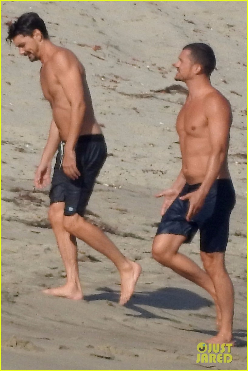 Orlando Bloom Bares His Hot Body in Malibu