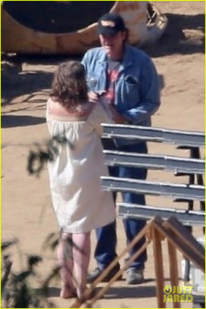 Brad Pitt & Lena Dunham Film 'Once Upon a Time in Hollywood' in LA!