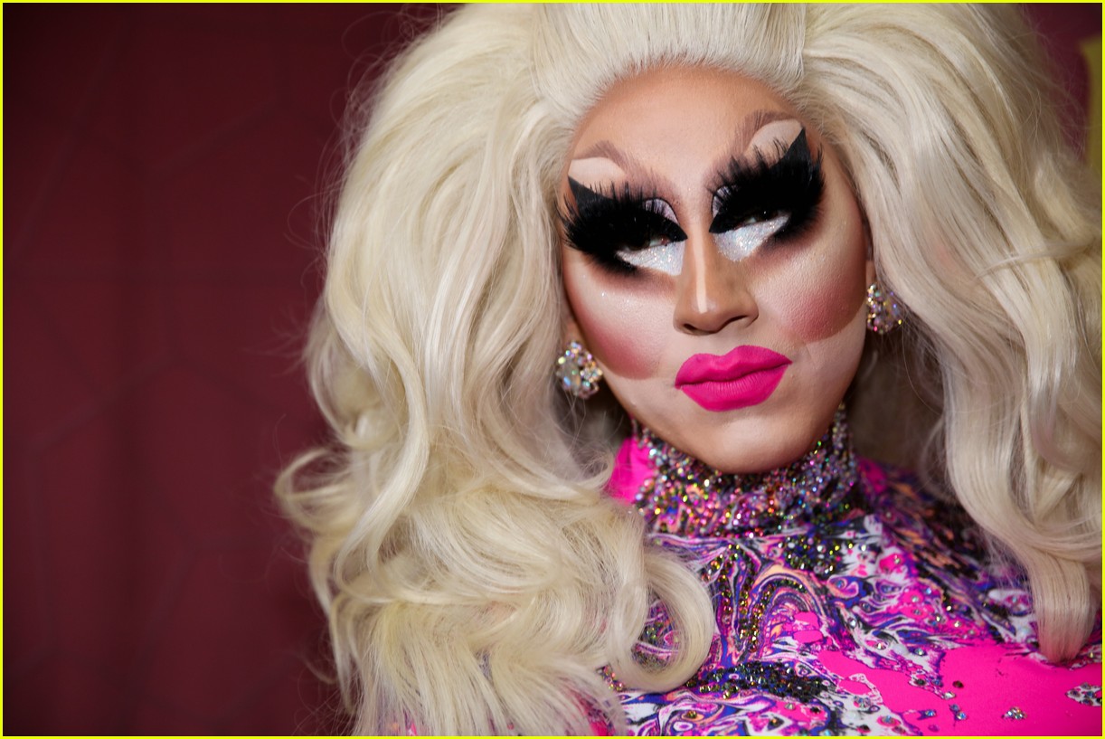 RuPaul, Tina Fey, Nico Tortorella & More Attend RuPaul's Drag Con NYC 2018!