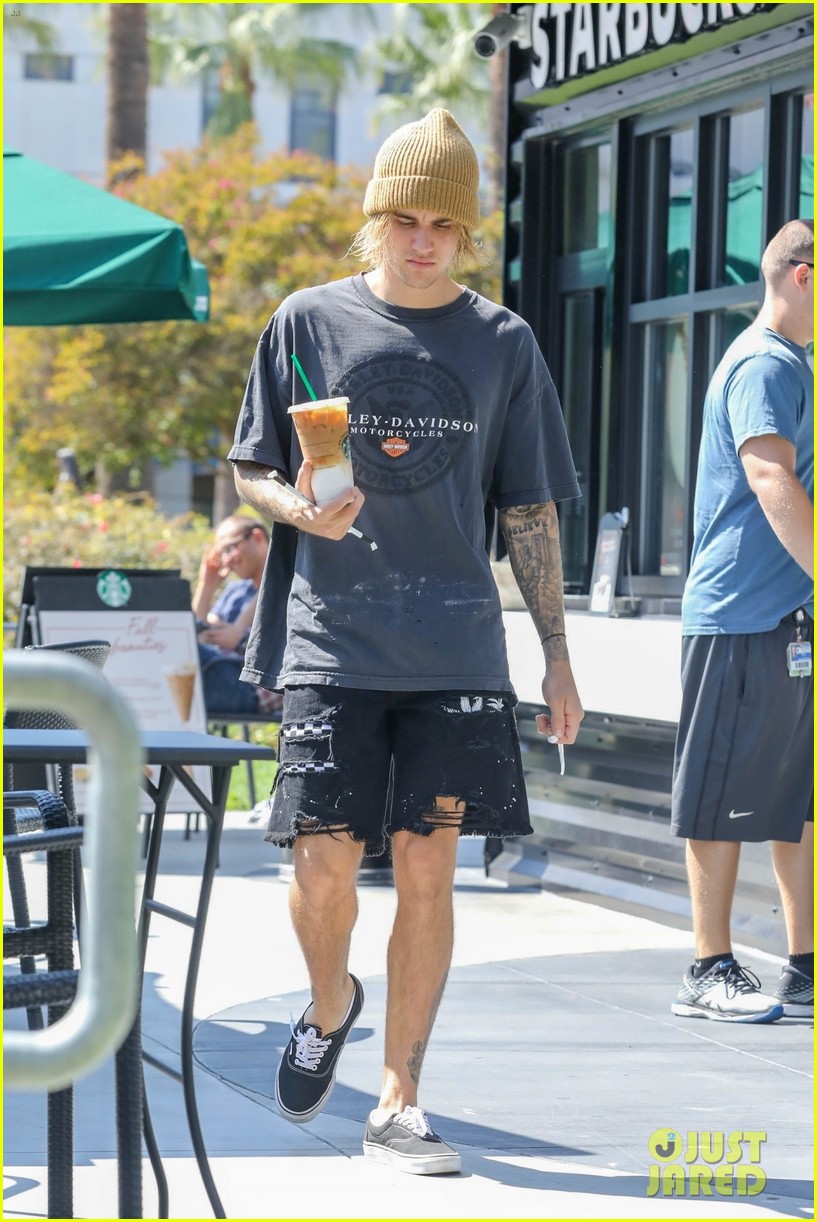 Justin Bieber Brings Starbucks Along for His Hike