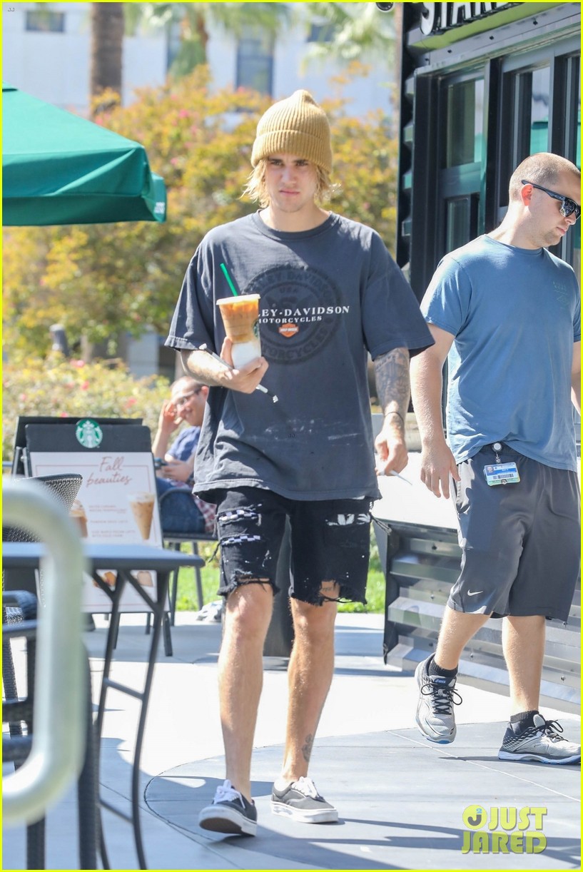 Justin Bieber Brings Starbucks Along for His Hike