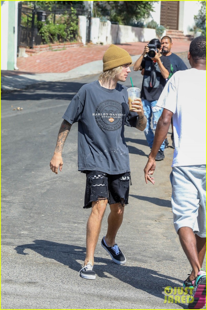 Justin Bieber Brings Starbucks Along for His Hike