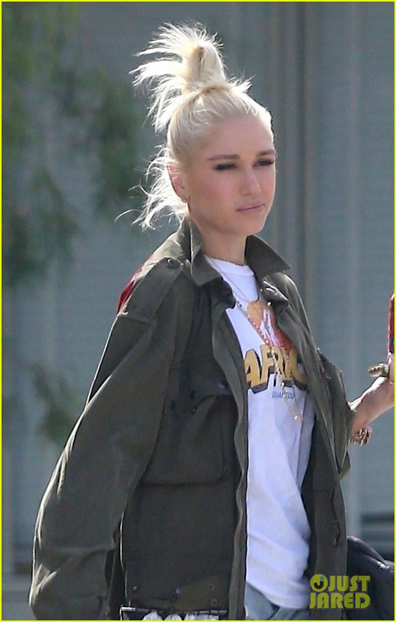Gwen Stefani Takes the Kids to Son Kingston's Basketball Game!
