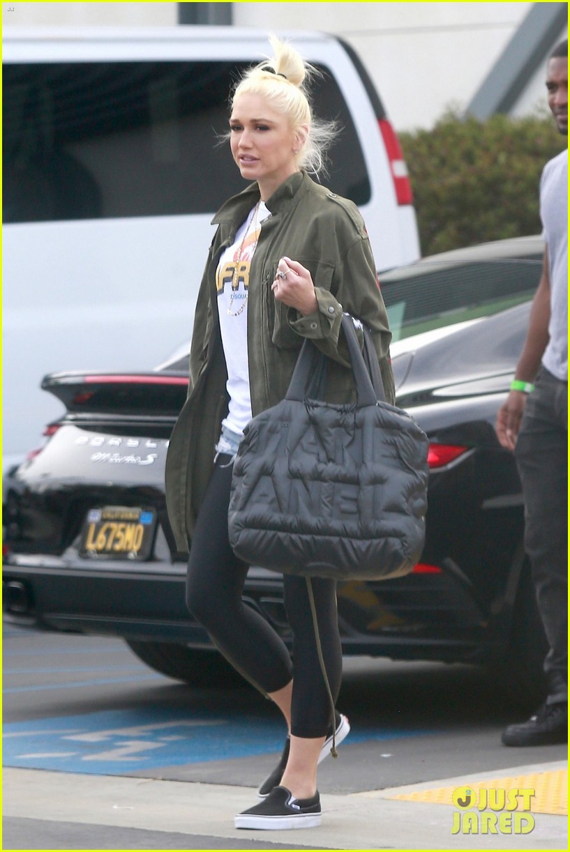 Gwen Stefani Takes the Kids to Son Kingston's Basketball Game!