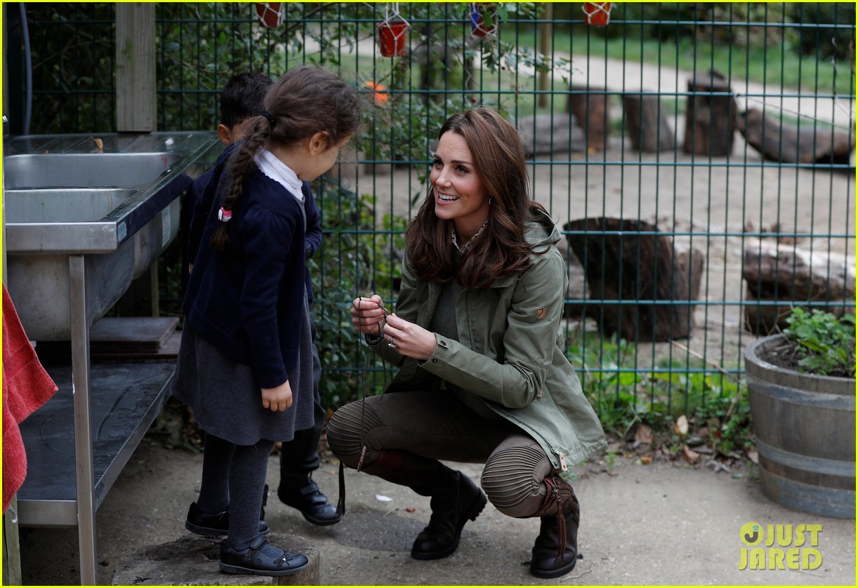 Duchess Kate Middleton Has the Loveliest Response When Little Girl Asks Why She's Being Photographed