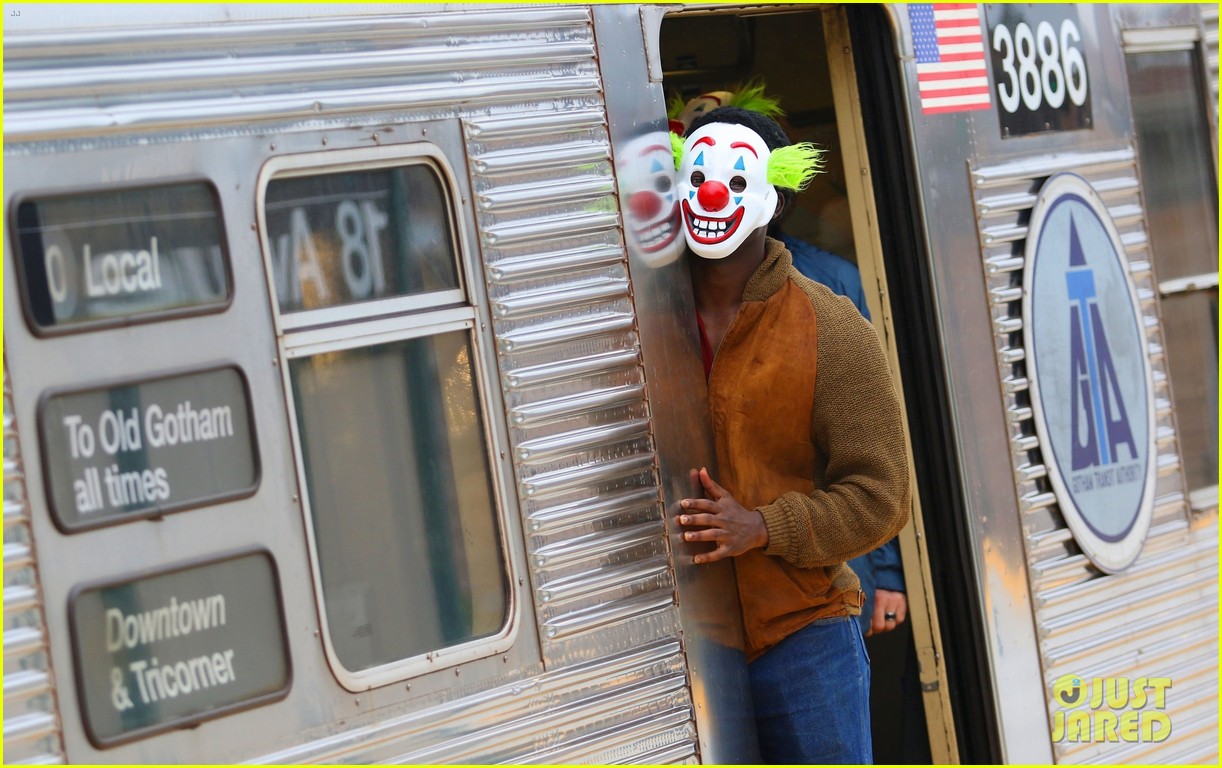 Joaquin Phoenix Films 'Joker' Movie with Lots of Clowns on the Subway