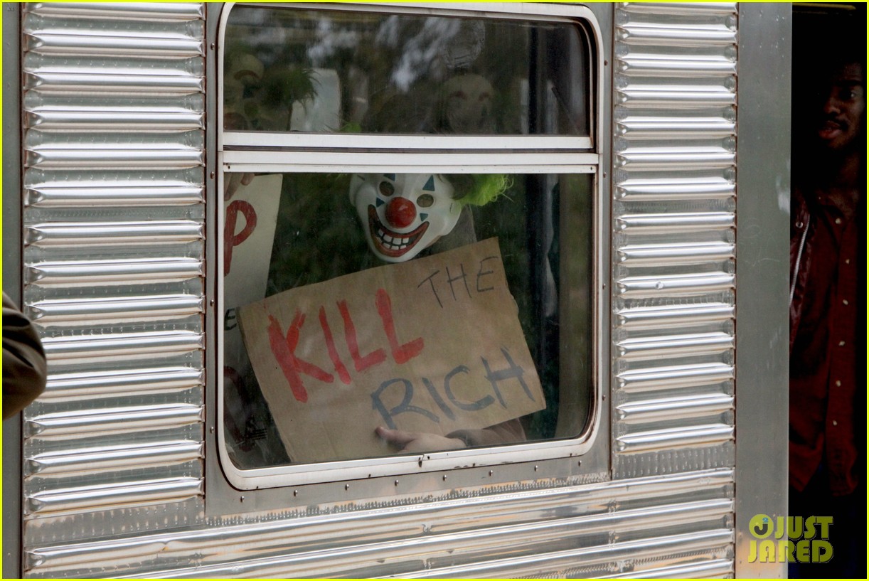 Joaquin Phoenix Films 'Joker' Movie with Lots of Clowns on the Subway