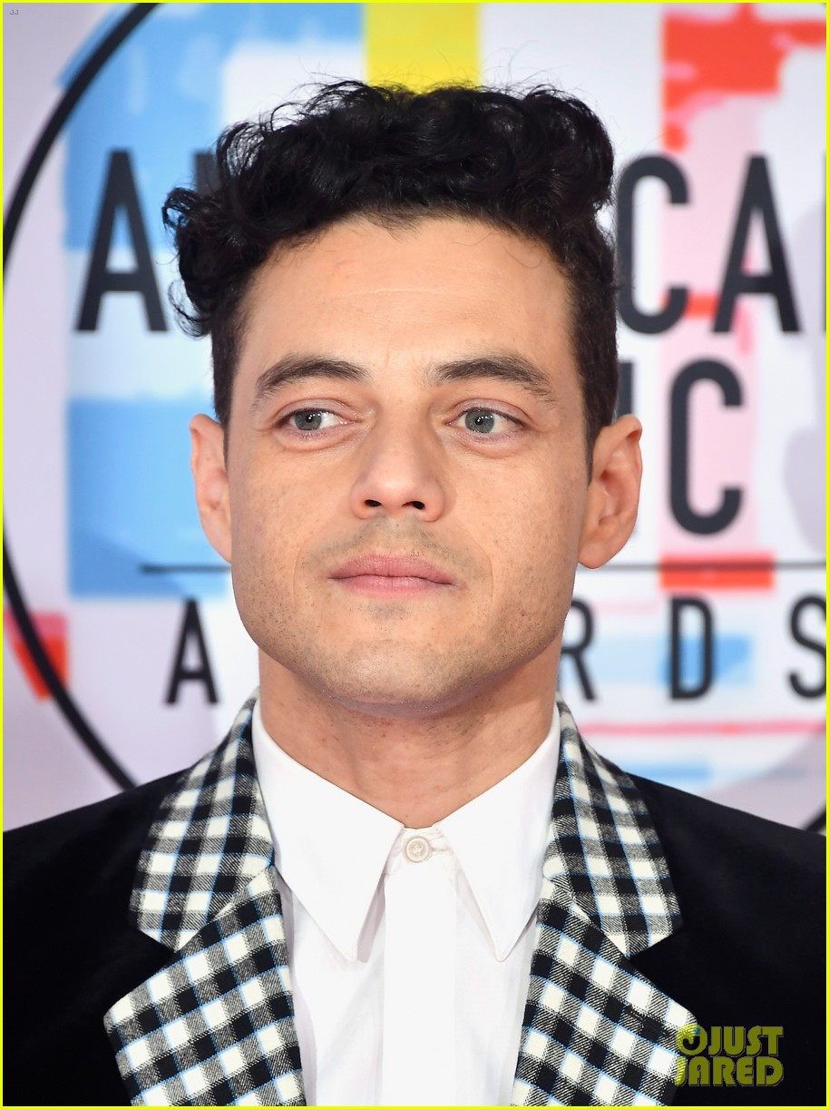 Rami Malek & 'Bohemian Rhapsody' Co-Stars Bring Their Style A-Game to AMAs 2018!