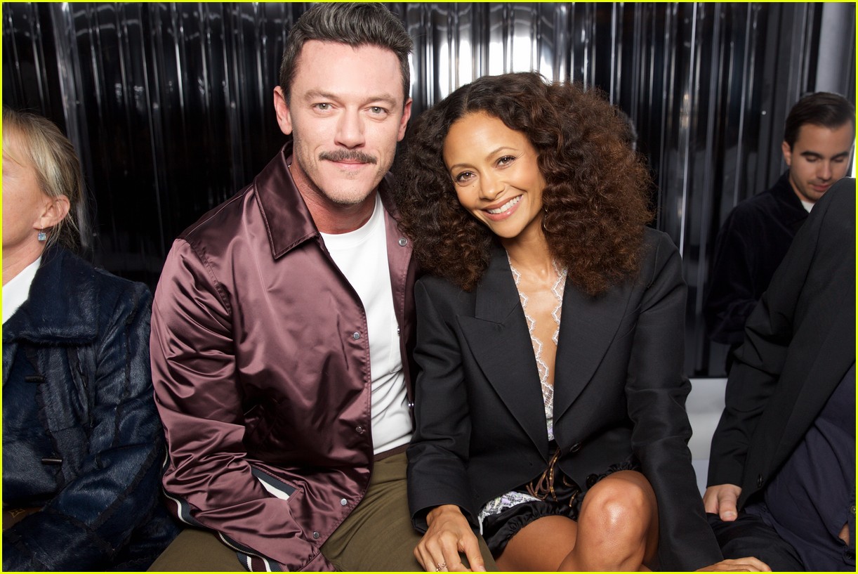Louis Vuitton's Paris Fashion Show Brought Out So Many Stars!