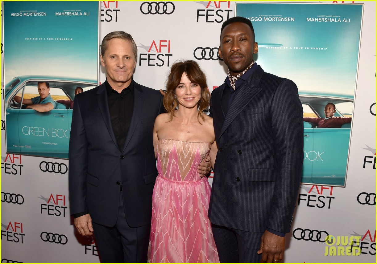 Mahershala Ali & Viggo Mortensen Suit Up for 'Green Book' Premiere