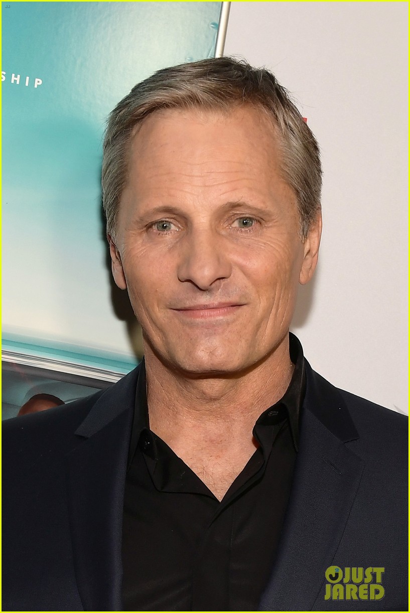 Mahershala Ali & Viggo Mortensen Suit Up for 'Green Book' Premiere